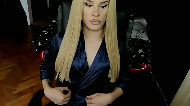 EvelynLexy online show from October 15, 2025, 8:33 am