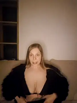 Snapshot of katiestevens chatting on November 23, 2025, 10:09 pm katiestevens online show from November 23, 2025, 10:09 pm