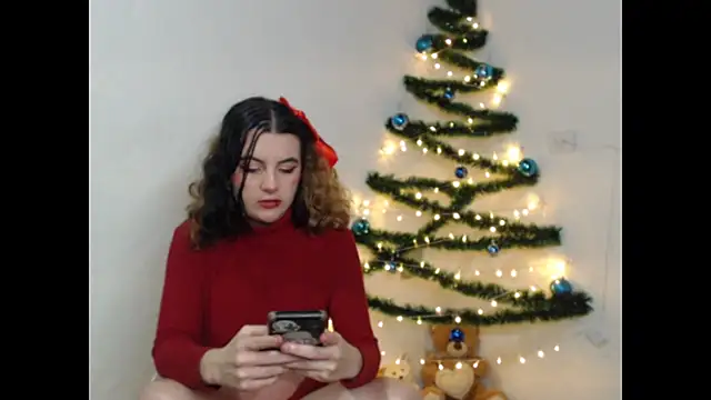 Snapshot of Calypso_and_Dimitri chatting on December 15, 2024, 5:56 am Calypso and Dimitri online show from December 15, 2024, 5:56 am
