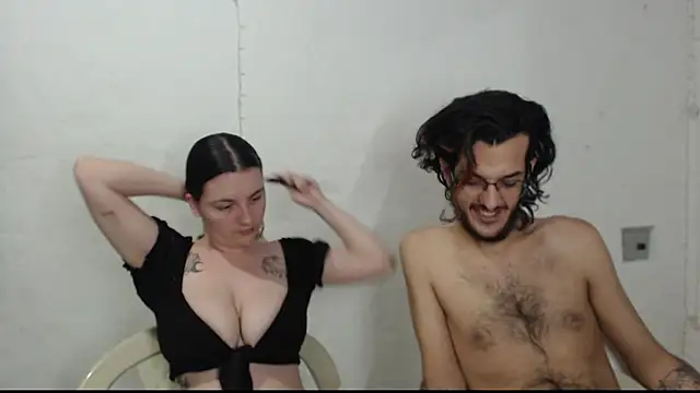 Snapshot of Calypso_and_Dimitri chatting on February 1, 2025, 11:37 pm Calypso and Dimitri online show from February 1, 2025, 11:37 pm