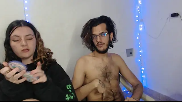 Snapshot of Calypso_and_Dimitri chatting on January 31, 2025, 12:39 am Calypso and Dimitri online show from January 31, 2025, 12:39 am
