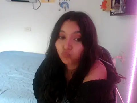 Snapshot of HannaKlein chatting on September 8, 2025, 5:34 pm HannaKlein online show from September 8, 2025, 5:34 pm