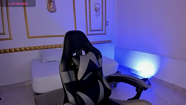 Snapshot of caro03x chatting on November 13, 2025, 2:26 am caro03x online show from November 13, 2025, 2:26 am