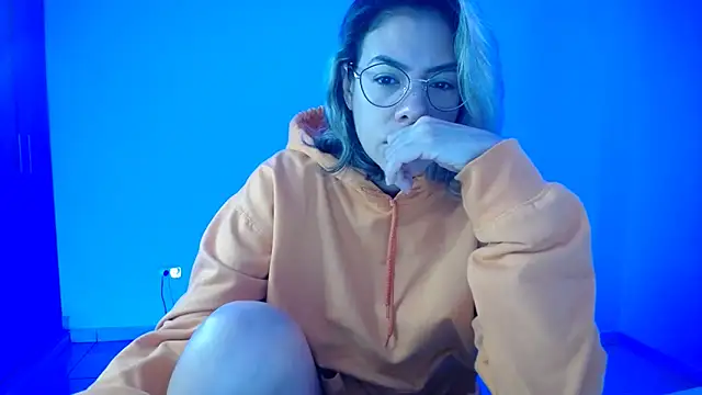 candydowson1 online show from November 26, 2025, 11:54 am