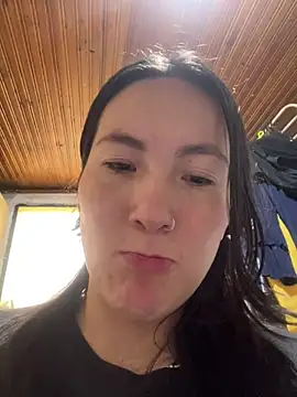 Elle Lee  online show from February 16, 2026, 5:55 pm