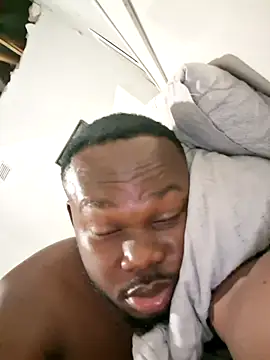 Snapshot of LaughRiotX chatting on November 7, 2025, 8:02 pm LaughRiotX online show from November 7, 2025, 8:02 pm