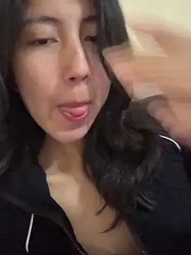 sarah12333 online show from March 30, 2026, 4:14 am