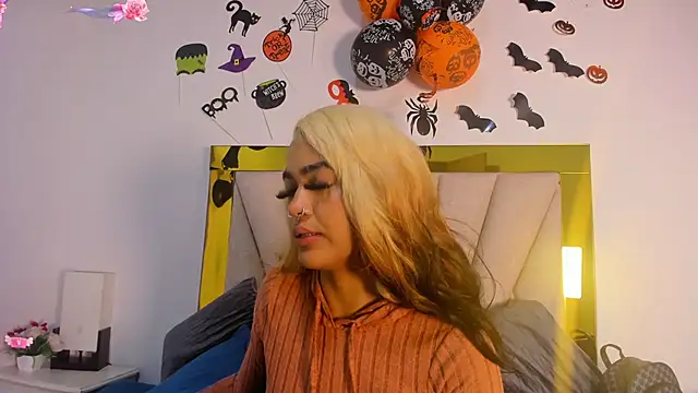 Snapshot of vahiolet_fuentes chatting on November 1, 2025, 3:02 am vahiolet fuentes online show from November 1, 2025, 3:02 am