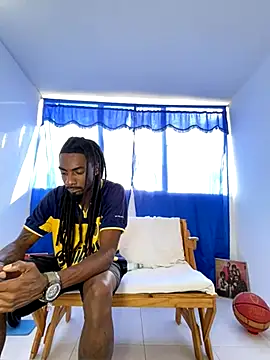 Snapshot of Malkon_Big chatting on November 7, 2025, 8:35 pm Malkon Big online show from November 7, 2025, 8:35 pm