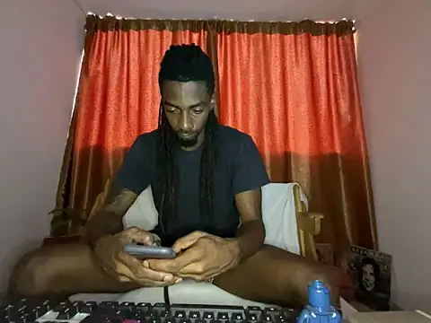 Snapshot of Malkon_Big chatting on February 11, 2026, 9:25 pm Malkon Big online show from February 11, 2026, 9:25 pm