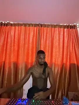 Snapshot of Malkon_Big chatting on February 18, 2026, 7:21 pm Malkon Big online show from February 18, 2026, 7:21 pm