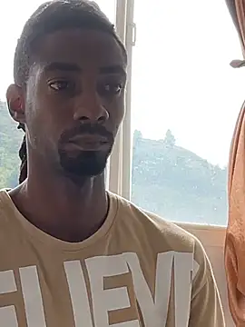 Snapshot of Malkon_Big chatting on December 18, 2025, 7:40 pm Malkon Big online show from December 18, 2025, 7:40 pm