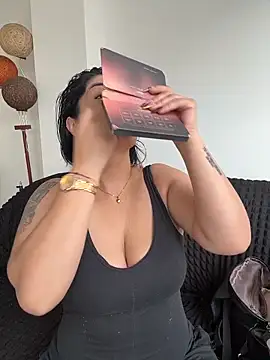 Snapshot of karenlennox1 chatting on March 7, 2026, 8:58 pm karenlennox1 online show from March 7, 2026, 8:58 pm