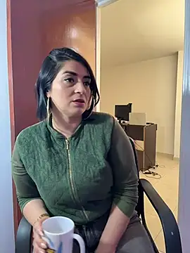 Snapshot of karenlennox1 chatting on March 20, 2026, 10:44 pm karenlennox1 online show from March 20, 2026, 10:44 pm