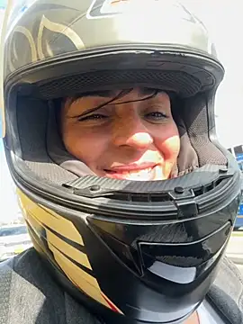 karenlennox1 online show from November 17, 2025, 8:13 pm