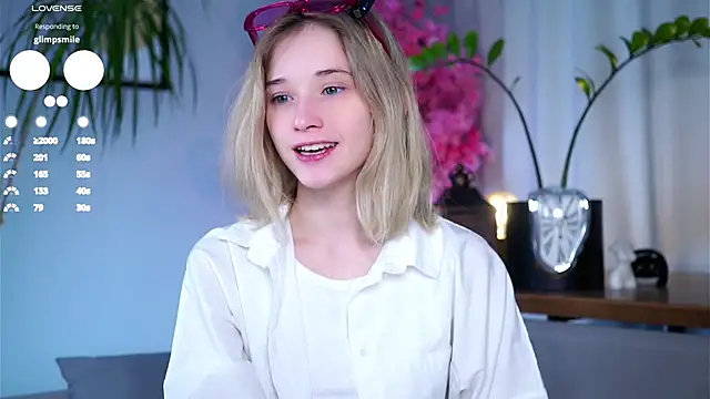 Snapshot of EdlinHargus chatting on March 18, 2025, 1:35 am EdlinHargus online show from March 18, 2025, 1:35 am