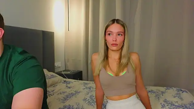 W    online show from September 21, 2025, 9:20 pm