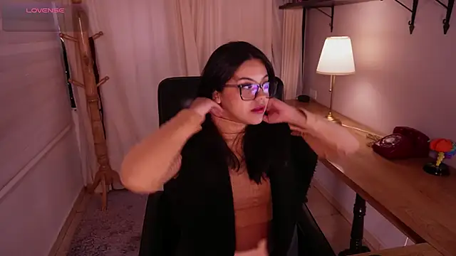 Sophia wilsonn  online show from November 16, 2025, 11:37 am