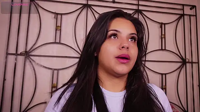 Sophia wilsonn  online show from December 3, 2025, 11:09 am