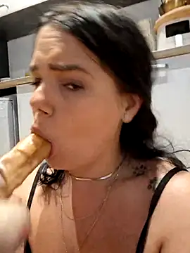 Snapshot of Xladycharme chatting on October 29, 2025, 7:57 pm Xladycharme online show from October 29, 2025, 7:57 pm