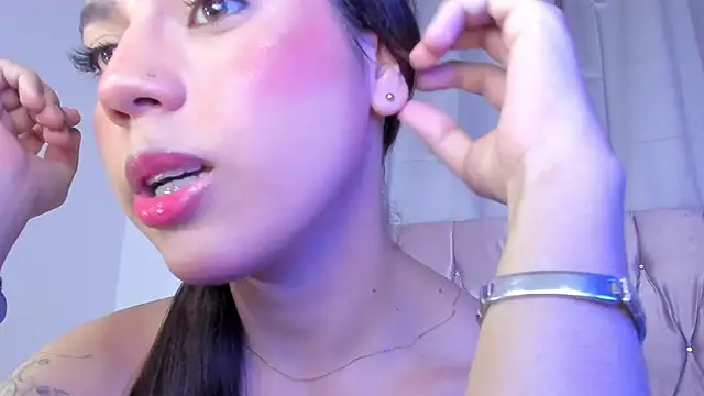 Snapshot of Ashley_piinkk_ chatting on March 10, 2025, 6:49 am Ashley piinkk  online show from March 10, 2025, 6:49 am