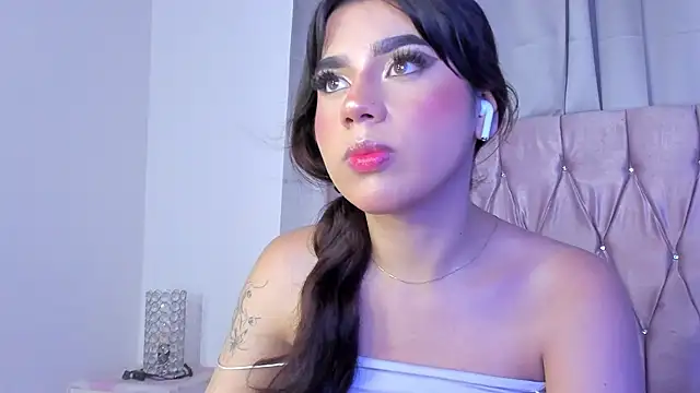 Snapshot of Ashley_piinkk_ chatting on March 19, 2025, 4:14 am Ashley piinkk  online show from March 19, 2025, 4:14 am