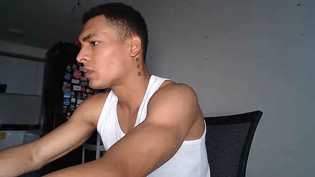 Snapshot of Jhonyblack_1 chatting on May 12, 2026, 4:35 pm Jhonyblack 1 online show from May 12, 2026, 4:35 pm
