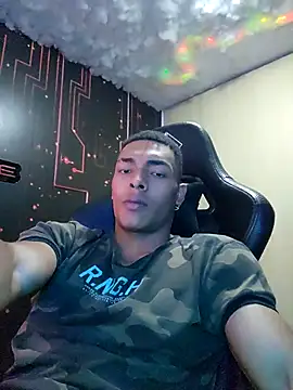 Snapshot of Jhonyblack_1 chatting on November 28, 2025, 5:24 pm Jhonyblack 1 online show from November 28, 2025, 5:24 pm