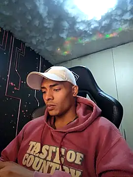 Snapshot of Jhonyblack_1 chatting on December 15, 2025, 7:09 pm Jhonyblack 1 online show from December 15, 2025, 7:09 pm