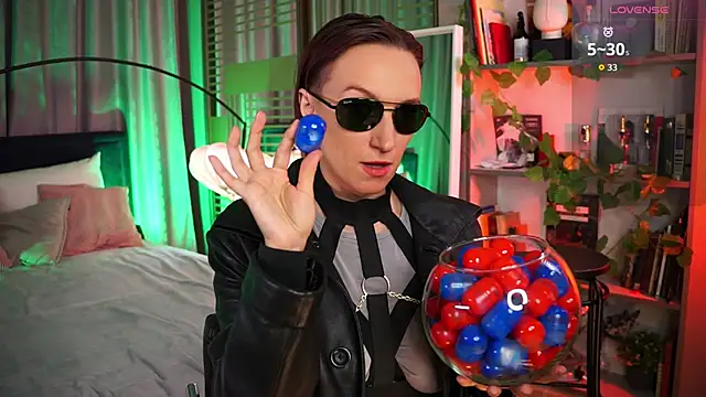 UmaTruewoman online show from November 8, 2025, 5:44 am