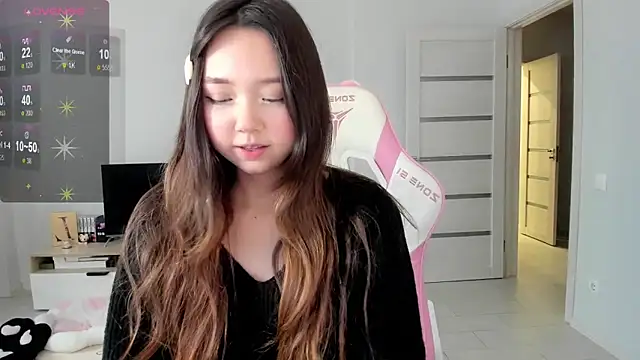 Fluffy Rose online show from May 21, 2026, 3:04 am