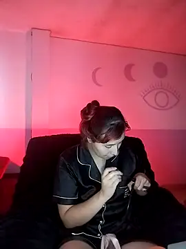 Snapshot of bonnie_moon_ chatting on October 20, 2025, 9:48 pm bonnie moon online show from October 20, 2025, 9:48 pm