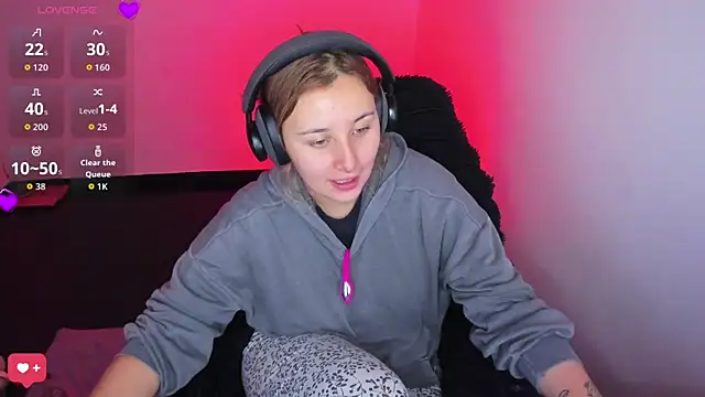 bonnie moon  online show from March 28, 2026, 8:26 am