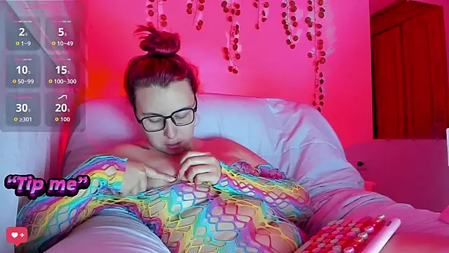 Snapshot of bonnie_moon_ chatting on September 15, 2025, 12:11 am bonnie moon online show from September 15, 2025, 12:11 am