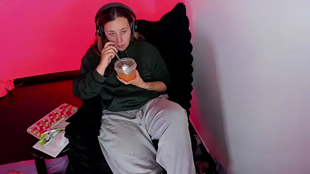 Snapshot of bonnie_moon_ chatting on January 16, 2026, 2:37 am bonnie moon online show from January 16, 2026, 2:37 am