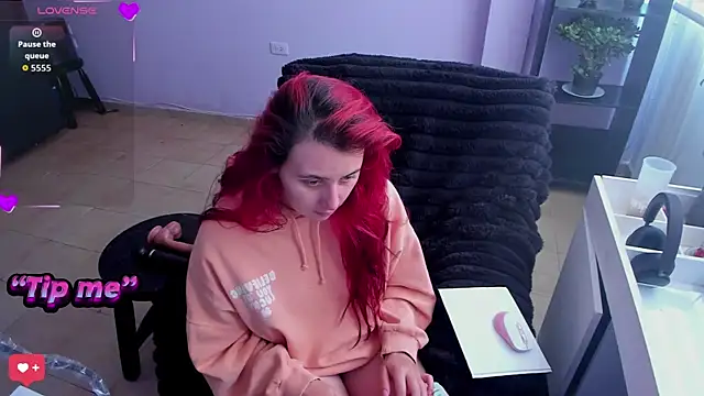 Snapshot of bonnie_moon_ chatting on October 29, 2025, 5:12 pm bonnie moon online show from October 29, 2025, 5:12 pm