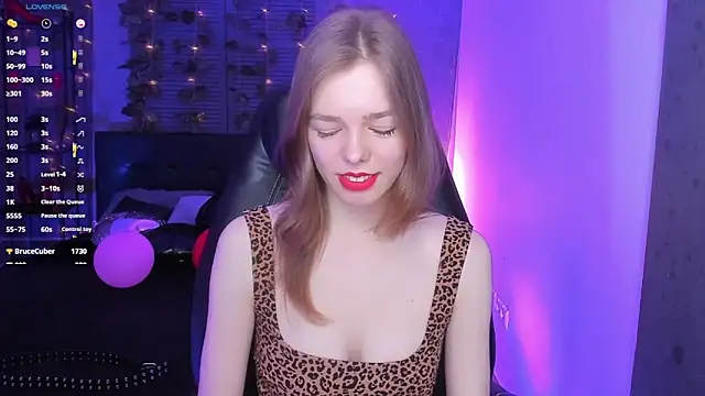 Snapshot of Tina_Tayllor chatting on March 3, 2025, 6:56 pm Tina Tayllor online show from March 3, 2025, 6:56 pm