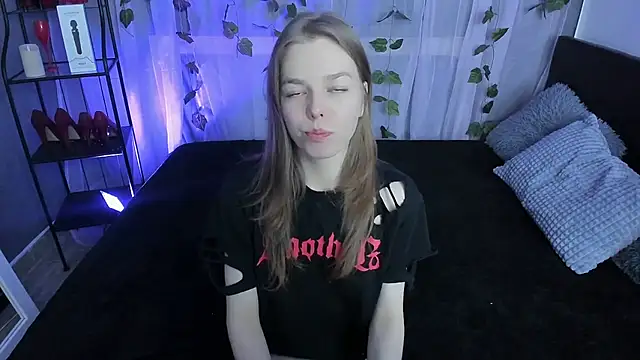 Snapshot of Tina_Tayllor chatting on October 19, 2025, 4:15 am Tina Tayllor online show from October 19, 2025, 4:15 am