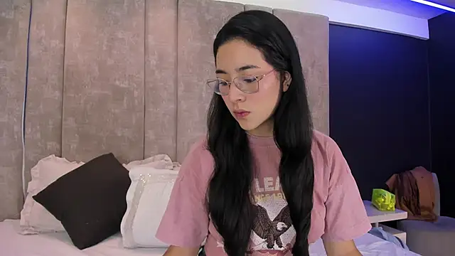 Susa1userma  online show from May 9, 2026, 11:35 am