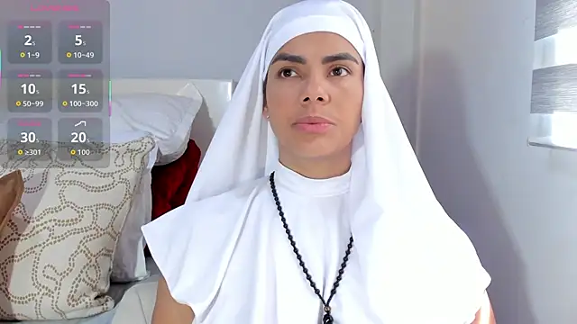 ClaraMariaMon online show from October 9, 2025, 3:45 pm