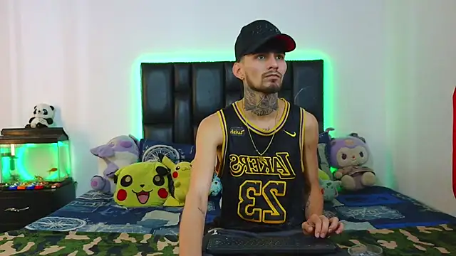 Snapshot of Brutal_Sex_Fucking chatting on May 13, 2026, 2:18 am Brutal Sex Fucking online show from May 13, 2026, 2:18 am