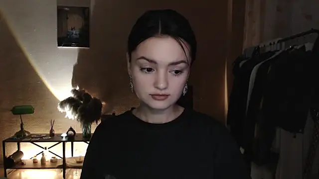 CuteRuby99 online show from November 9, 2025, 4:33 pm