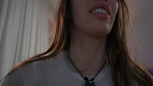 Snapshot of emma_land chatting on March 19, 2025, 11:50 am emma land online show from March 19, 2025, 11:50 am