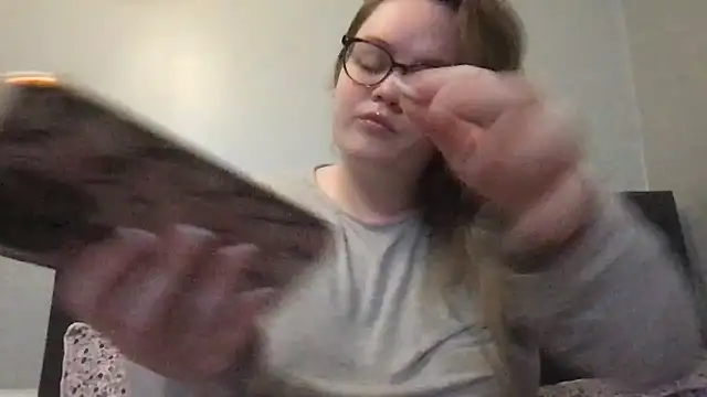 honeyyy24 online show from December 18, 2025, 9:29 pm