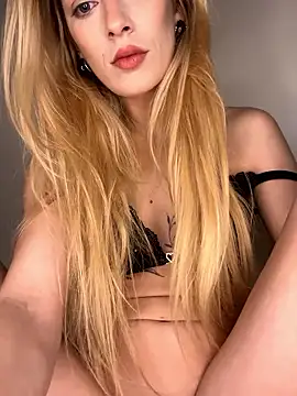 Snapshot of Lolitaxlola chatting on January 14, 2026, 11:08 pm Lolitaxlola online show from January 14, 2026, 11:08 pm