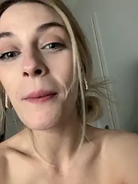 Snapshot of Lolitaxlola chatting on March 19, 2026, 12:10 am Lolitaxlola online show from March 19, 2026, 12:10 am