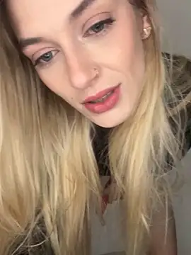 Snapshot of Lolitaxlola chatting on February 20, 2026, 1:24 am Lolitaxlola online show from February 20, 2026, 1:24 am