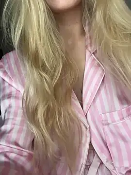 Snapshot of Lolitaxlola chatting on March 27, 2026, 9:21 am Lolitaxlola online show from March 27, 2026, 9:21 am