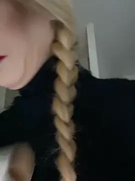 Snapshot of Lolitaxlola chatting on April 5, 2026, 8:37 pm Lolitaxlola online show from April 5, 2026, 8:37 pm