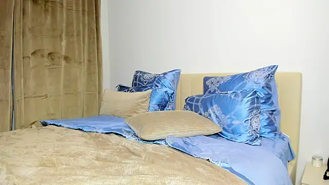 Snapshot of kirraa_ chatting on October 26, 2025, 4:51 pm kirraa  online show from October 26, 2025, 4:51 pm